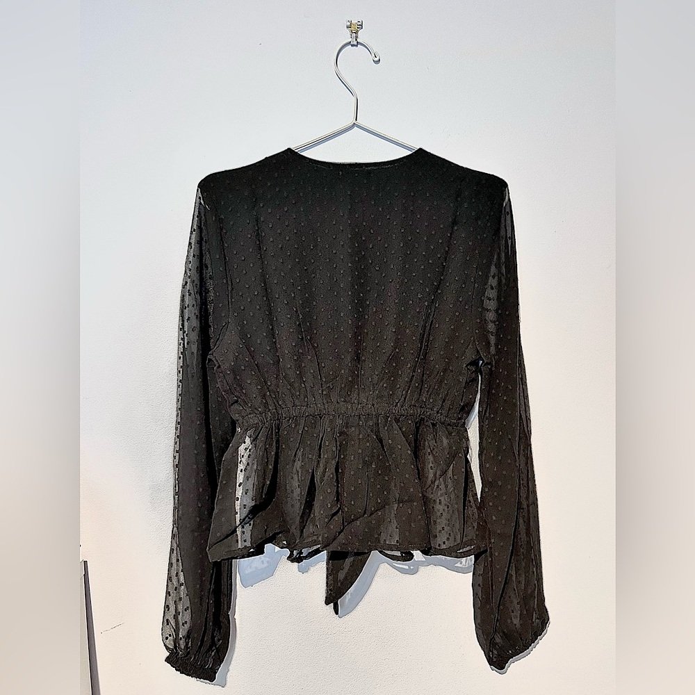 ⭐️2/$35 NWT boohoo chiffon tie front blouse (black) - Picture 2 of 2